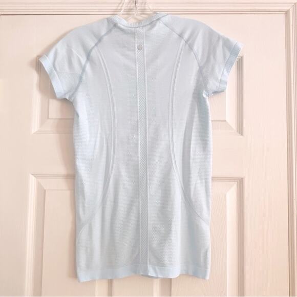 Lululemon Swiftly Tech Short Sleeve Crew SIZE 6 Blue T Shirt Yoga Lightweight - Picture 10 of 10